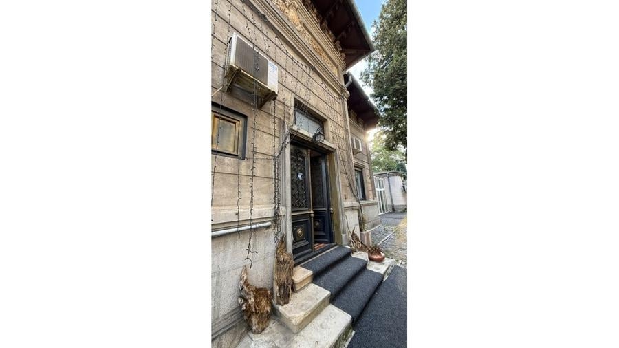 Casă individuală cu 7 camere în Dorobanți
