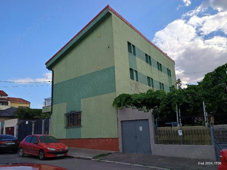 Casă cu 6 camere cu Teren 354 Mp în Central