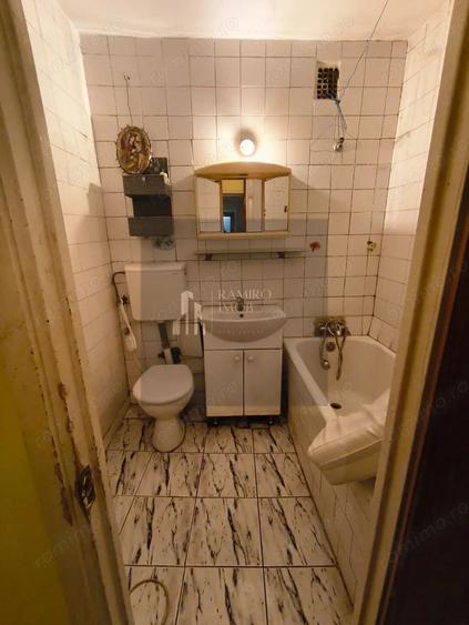 Apartament cu 3 camere semidecomandat în 1 Decembrie 1918
