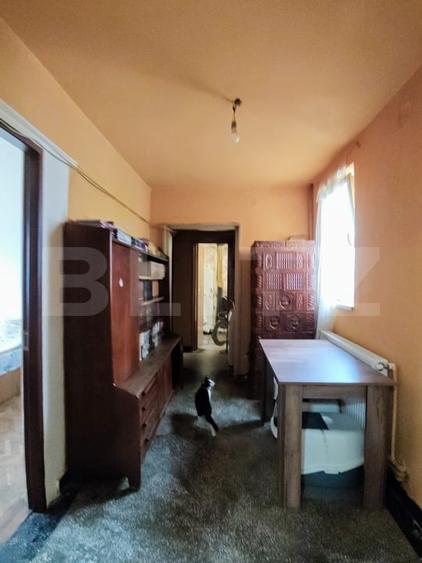 Apartament cu 4 camere semidecomandat, mobilat în Năsăud