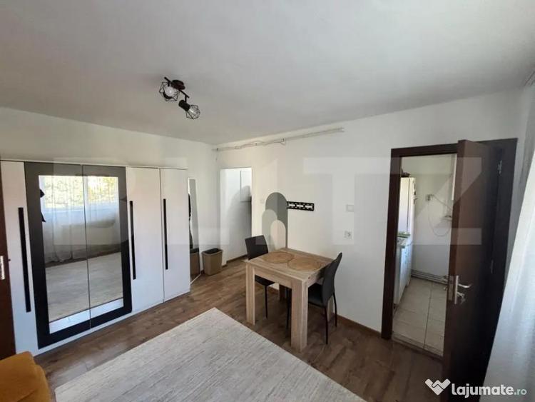 Apartament de vanzare, cu 2 camere, 35 mp, etaj 4/4, zona D - 6