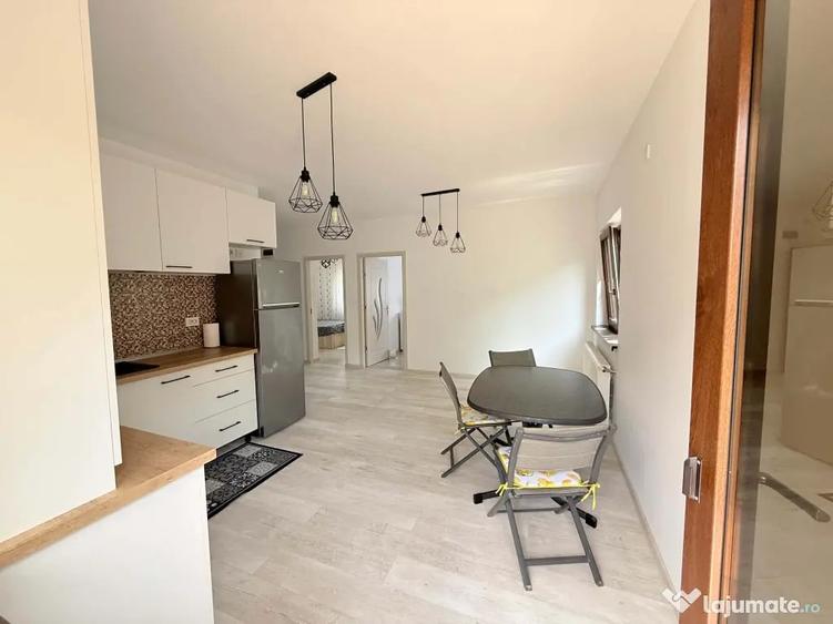 Apartament cu 3 camere decomandat în Vișan