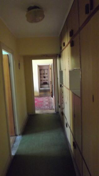 Apartament cu 4 camere semidecomandat, mobilat în Central