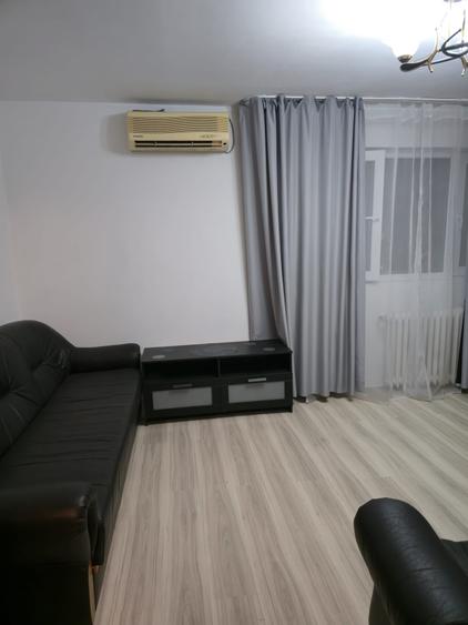 Apartament cu 3 camere decomandat în Dristor