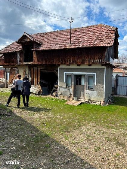 Casă cu 4 camere cu Teren 120 Mp în Bârsănești