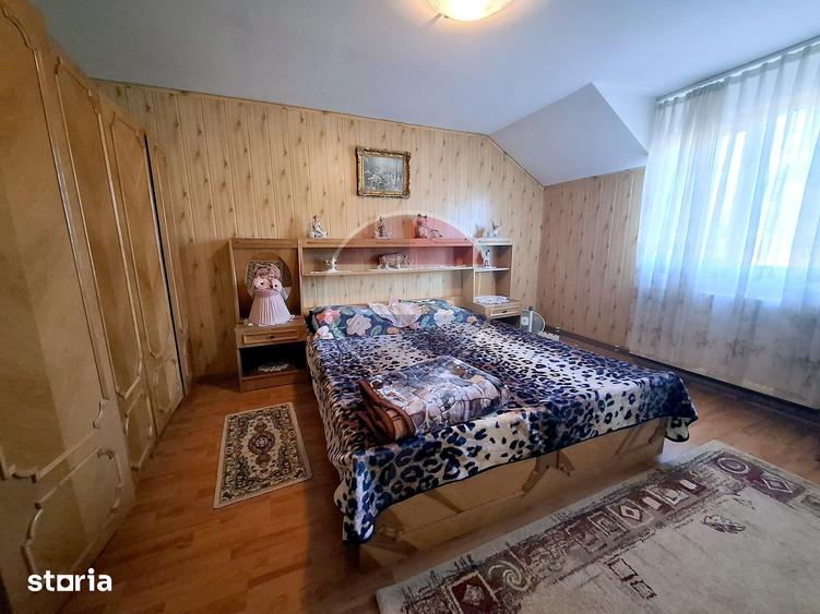Casă cu 7 camere cu Teren 826 Mp în Provița de Sus