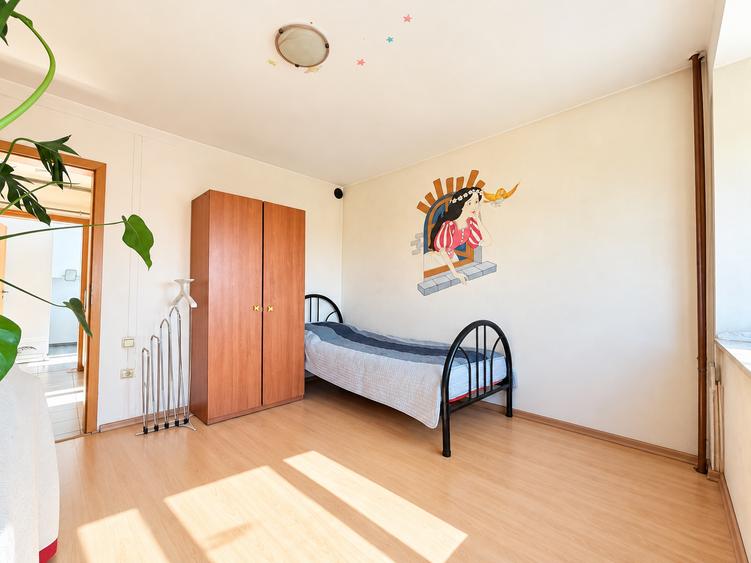 Apartament cu 3 camere decomandat în Șagului