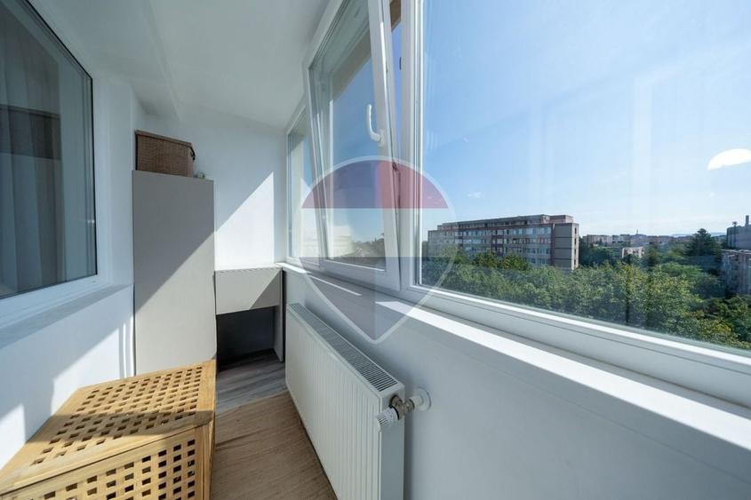 Apartament cu 3 camere semidecomandat în Gării