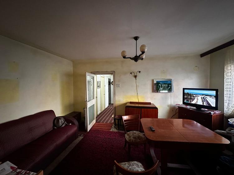 Apartament cu 2 camere nedecomandat, mobilat în Podu Roș — fotografia 1