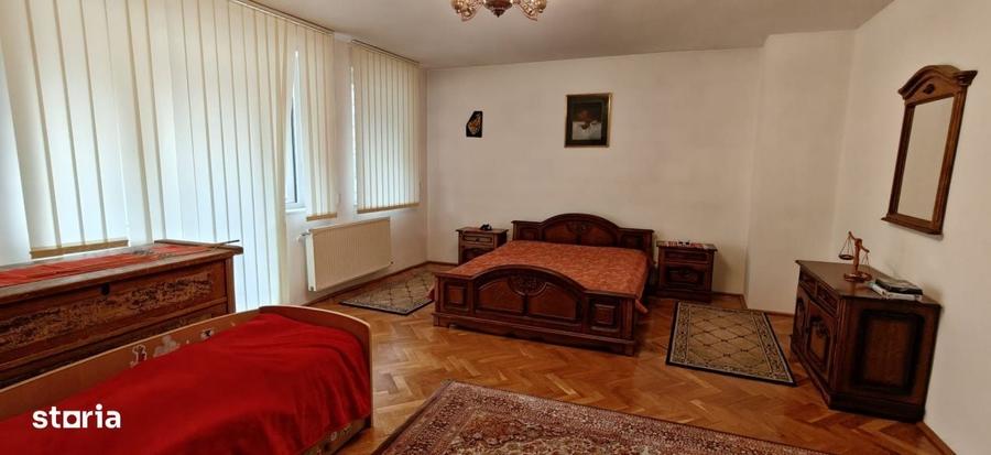 Casă cu 4 camere în Luna
