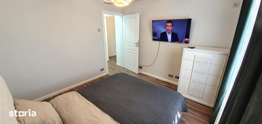 Apartament cu 3 camere în Tineretului