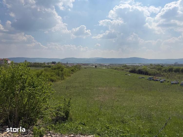 Teren de 5760 mp, în Central