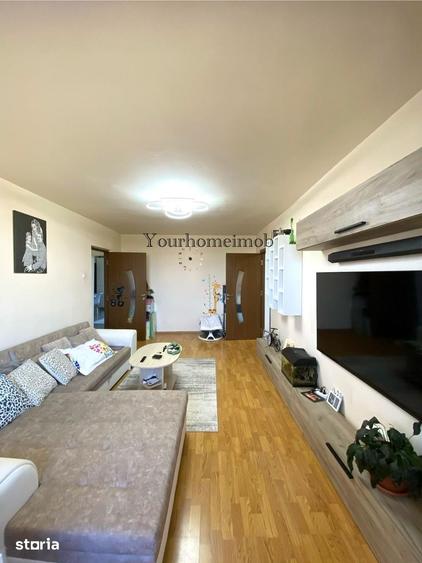 Apartament cu 3 camere semidecomandat în Craiovița Nouă