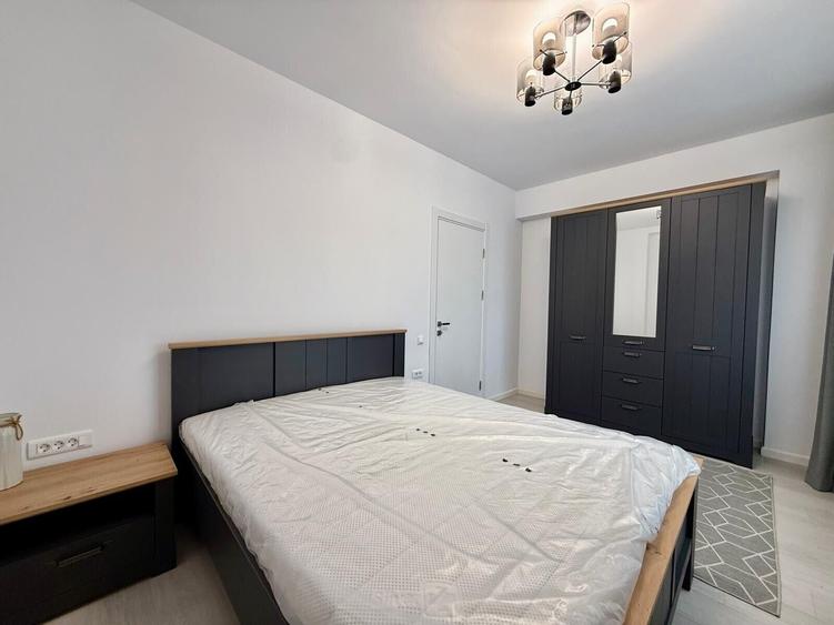 Apartament cu 3 camere semidecomandat, mobilat în Brâncoveanu