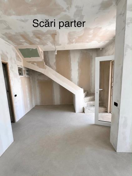 Duplex cu 4 camere cu Teren 200 Mp în Central