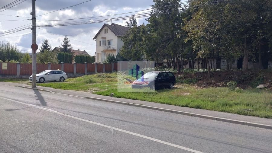 Inchiriez locuri de parcare pe teren privat - 1