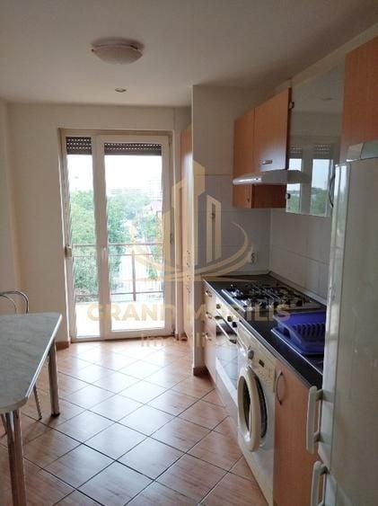 Apartament cu 3 camere decomandat, mobilat în Torontalului