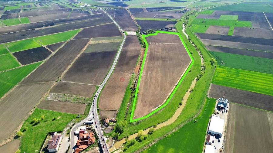 Teren Construcții intravilan de 126800 mp, în Stupini