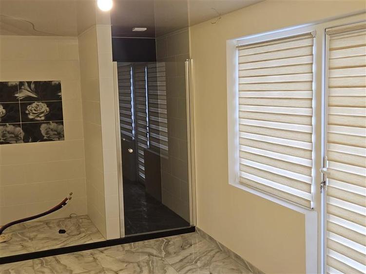 Spațiu comercial, de 250 mp, în Exterior Sud