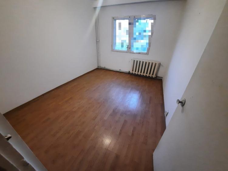 Apartament cu 3 camere decomandat, mobilat în Cug