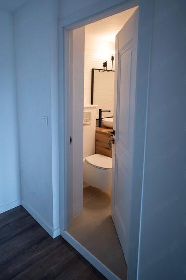 Apartament cu 3 camere decomandat în Micro 2
