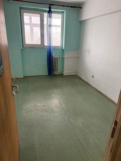 Apartament cu 3 camere decomandat în Berceni