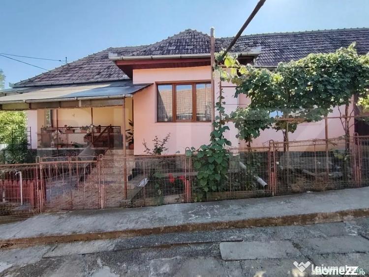 Casă cu 3 camere cu Teren 1650 Mp în Sântana de Mureș