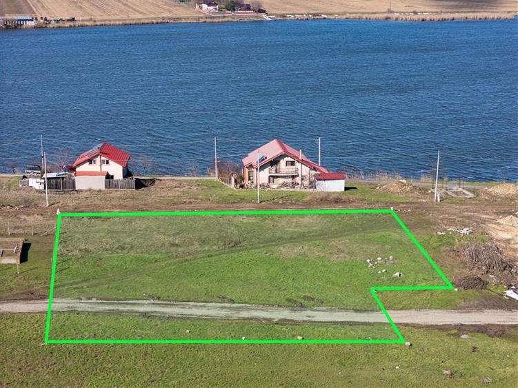 Teren Construcții intravilan de 615 mp, în Corbu