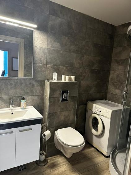 Apartament cu 3 camere semidecomandat, mobilat în Vitan-Bârzești