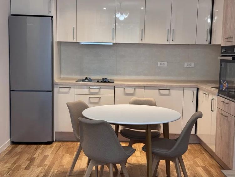 Apartament cu 2 camere semidecomandat, mobilat în Dămăroaia