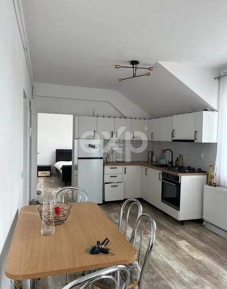 Apartament cu 2 camere semidecomandat, mobilat în Florești