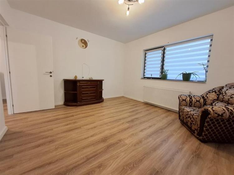 Apartament cu 2 camere semidecomandat, mobilat în Bucium