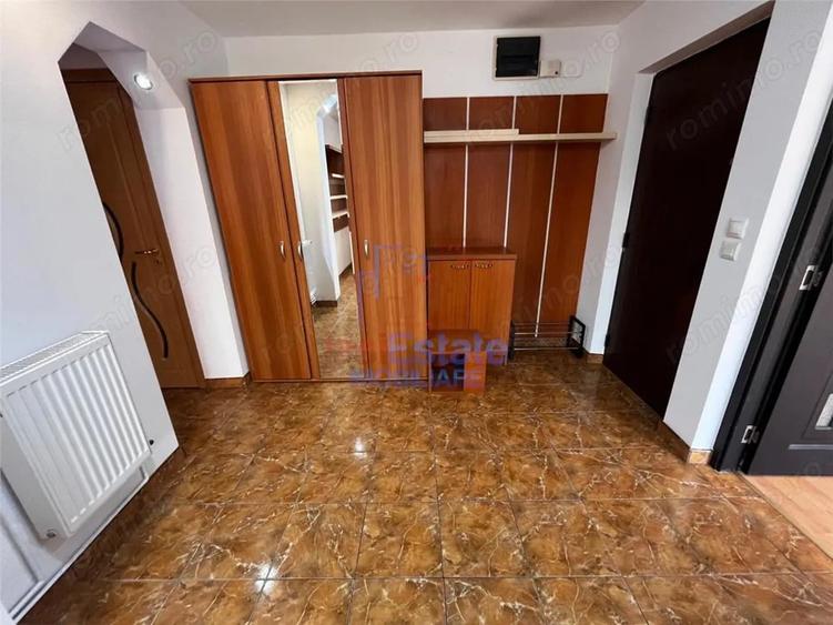 Apartament cu 2 camere decomandat în Filiași
