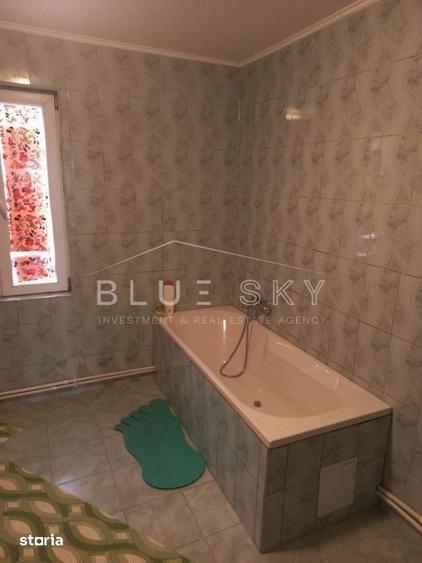Casă cu 8 camere cu Teren 330 Mp în Eforie