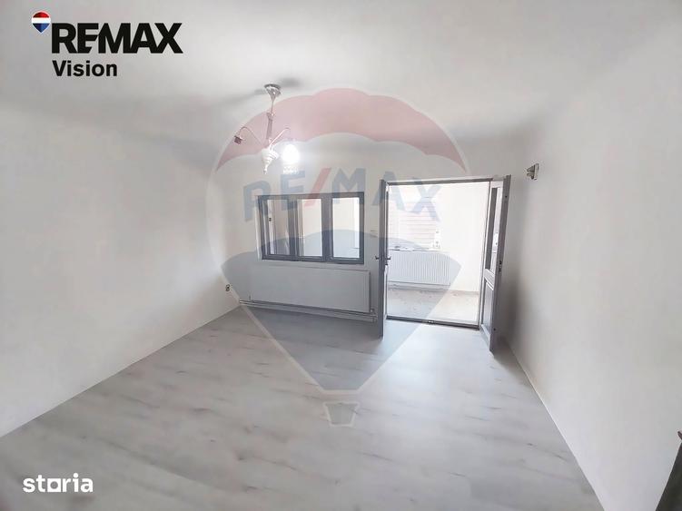 Casă cu 4 camere cu Teren 284 Mp în Brestei