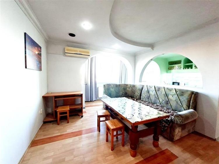 Apartament cu 3 camere decomandat, mobilat în Terezian