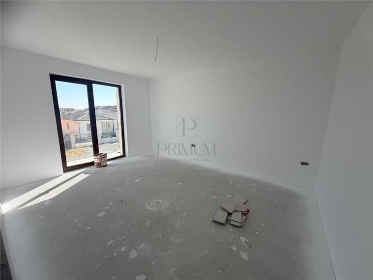 Duplex cu 4 camere cu Canalizare în Moșnița Veche