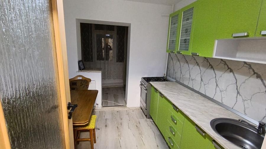 Apartament cu 2 camere decomandat în Păun
