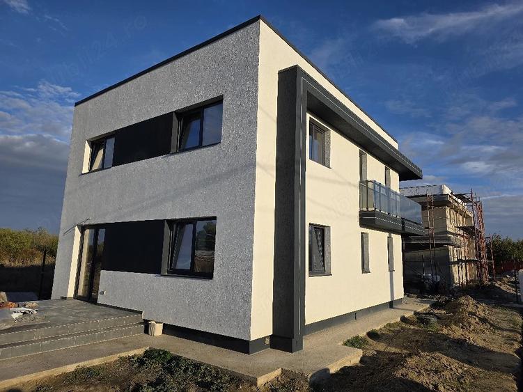 Casă cu 4 camere cu Teren 524 Mp în Copăceni