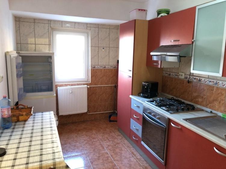 De inchiriat - Apartament 3 camere - Caramfil - 8