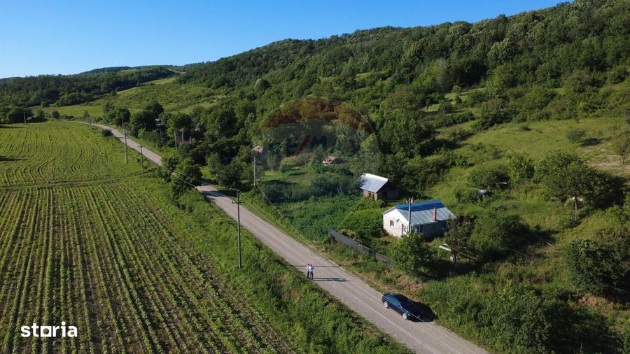 Casă cu 2 camere cu Teren 4162 Mp în Vultureni