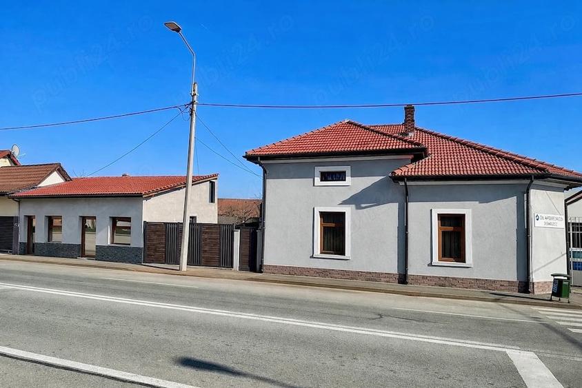 Casă cu 4 camere cu Teren 200 Mp în Central