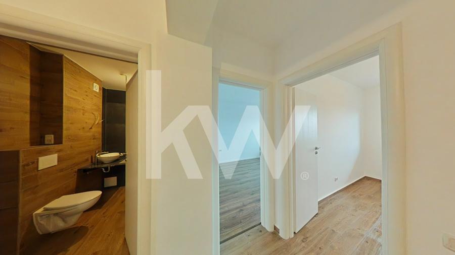Apartament cu 3 camere decomandat în Tractorul