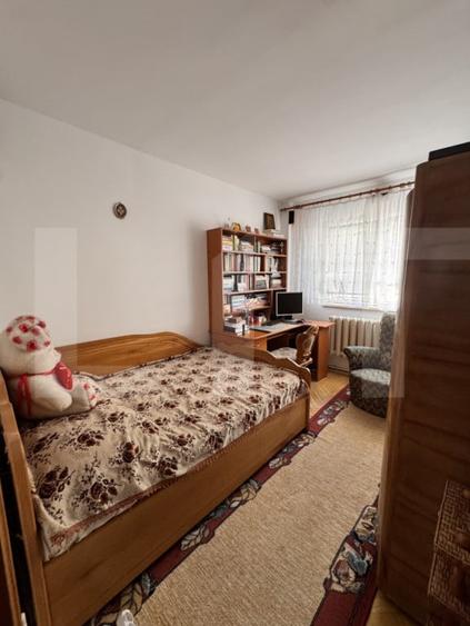 Apartament cu 4 camere decomandat în Central