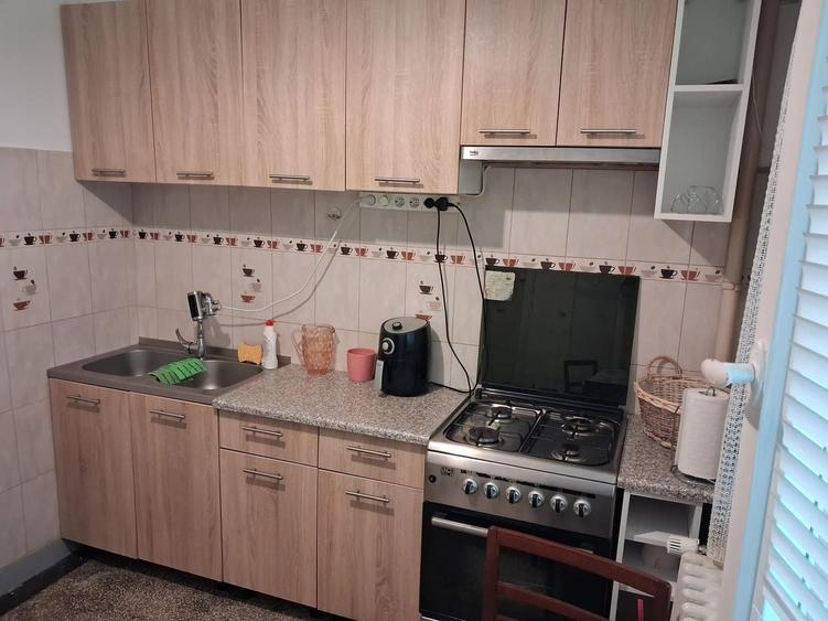 Apartament cu 2 camere semidecomandat, mobilat în Eroii Revoluției