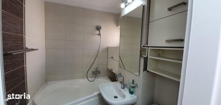 Apartament cu 3 camere decomandat, mobilat în Tineretului