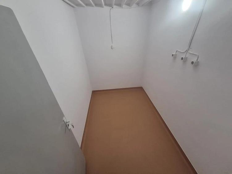 Birou, de 200 mp, în Hala Centrală