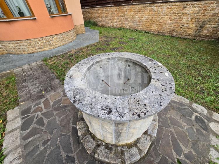 Casă individuală cu 6 camere cu Canalizare în Bună Ziua