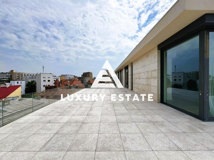 Penthouse cu 4 camere decomandat în Grădina Icoanei