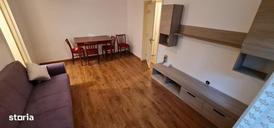 Apartament cu 2 camere semidecomandat, mobilat în Central